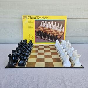 Pavilion Chess Teacher Game Set VTG 1992 Toys R Us Plastic Educational Strategy